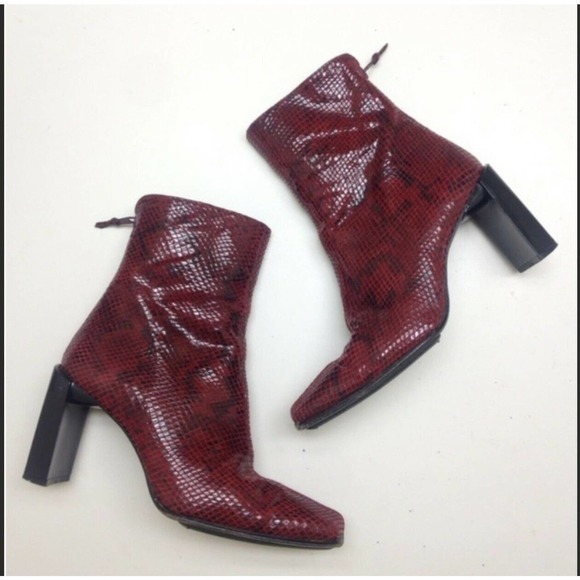 Stuart Weitzman Red Snakeskin Print Leather Square Toe Ankle Boots Womens 5.5 B - Picture 1 of 8
